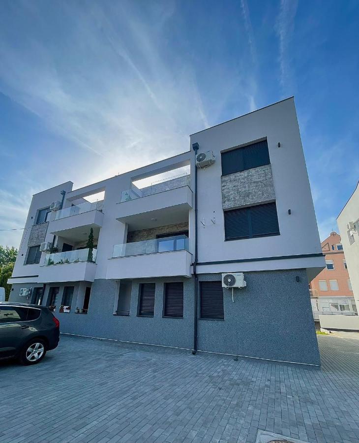 Apartman Mik Novi Sad Bagian luar foto